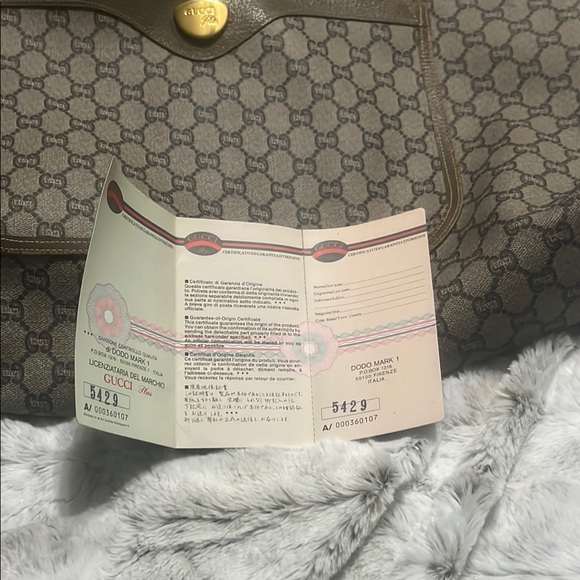 Gucci Plus-Cream Tote Bag with Monogram Pattern and Signature Colors - Picture 7 of 11